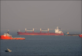 호르무즈 해협 재봉쇄, 한국 산업계 ‘비상’… 정유·석화·해운업 직격탄